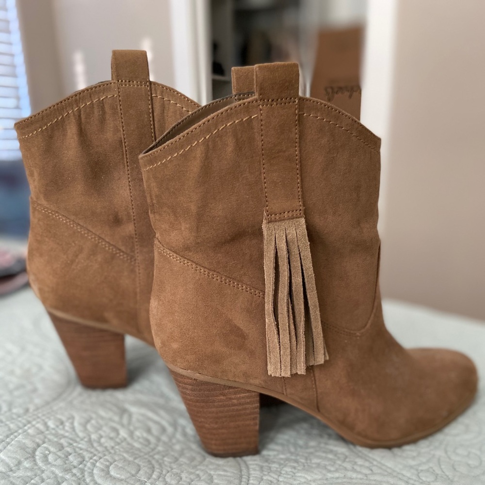 Nine West Western Style Bootie 7.5